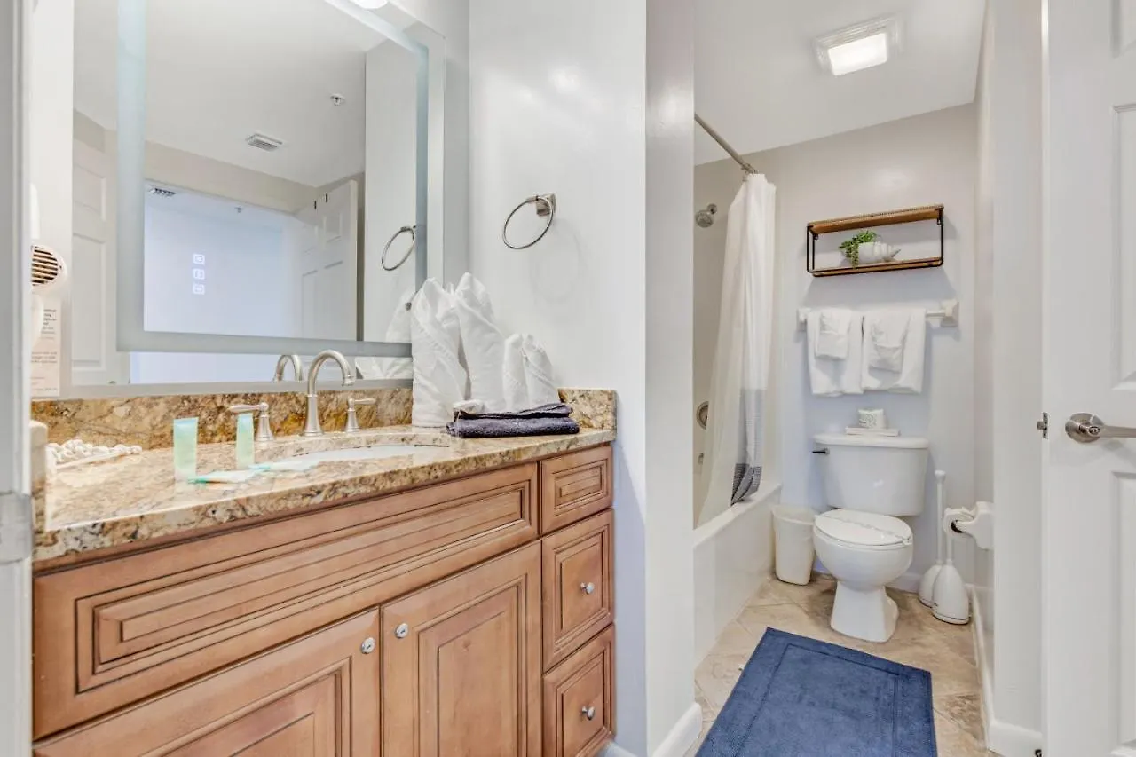 Luxurious Oceanfront Haven, Newly Remodeled 1Br With All-New Furnishings At The Wyndham Ocean Walk Daytona Beach Holiday home